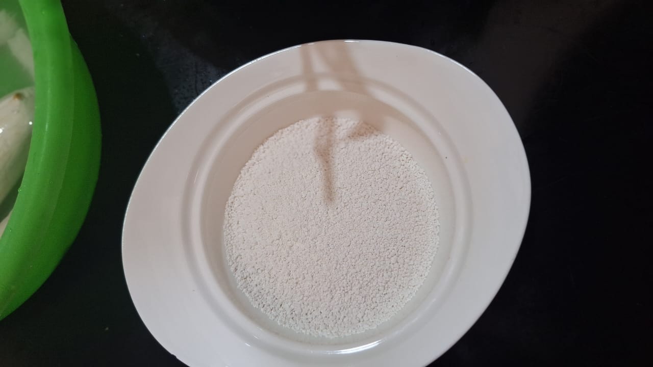 Bicarbonate of soda in a white bowl