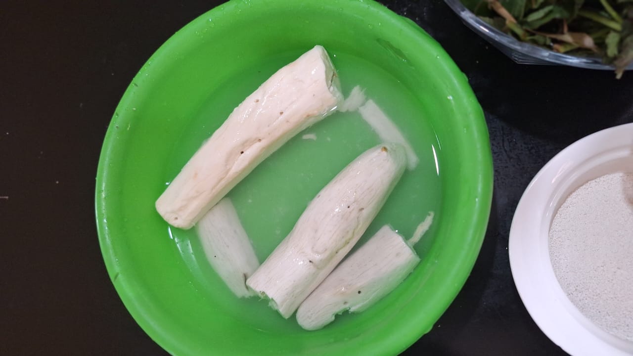 Fresh cassava pieces soaking in water